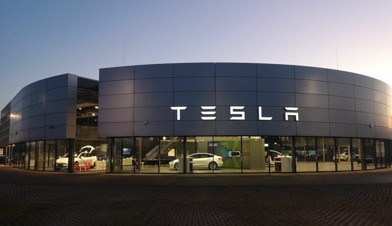 Три нові офіси Tesla у Баварії: центри відкриті в Аугсбурзі, Фюрті та Інгольштадті