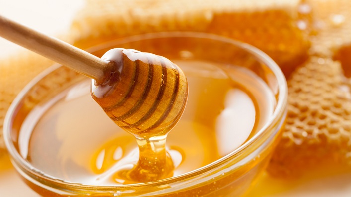 Чому потрібно вживати мед натщесерце